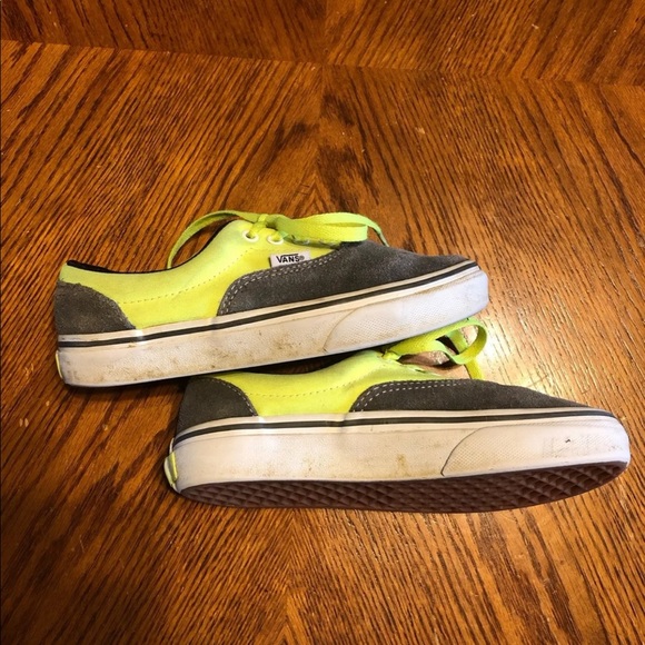 Girls Vans size 2.5 - Picture 3 of 9